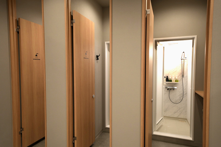 キャビン共用シャワールーム