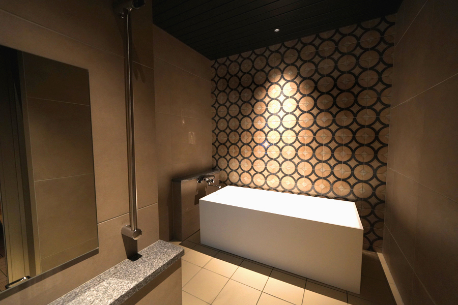 オーシャンビュープレミアムルーム浴室